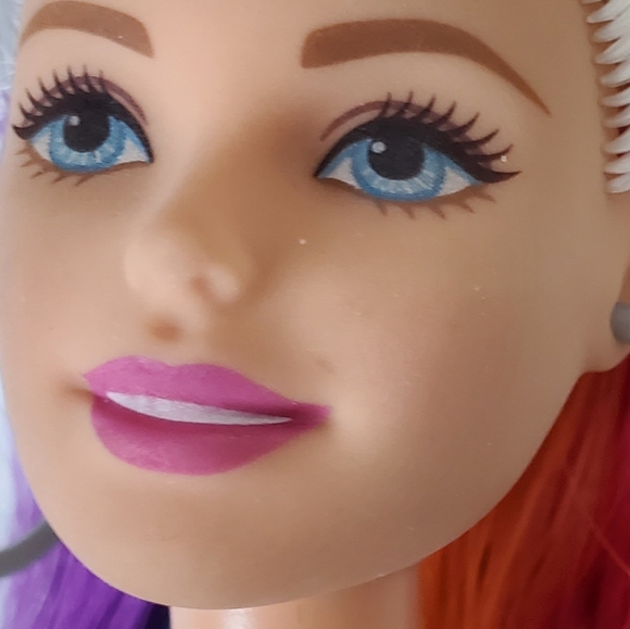 Rainbow Sparkle Hair Barbie - Picture 11 of 12